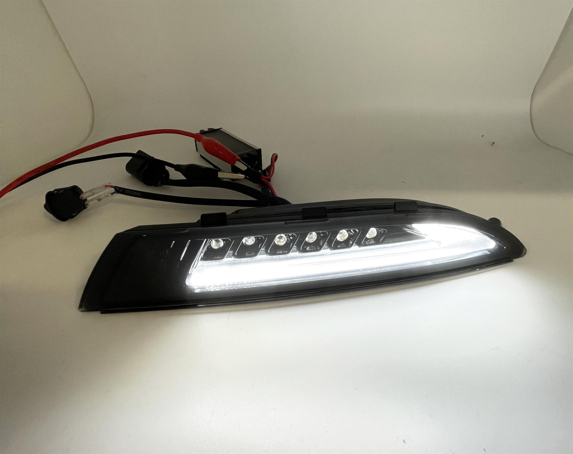 Full white LED DRL light lamp units with dynamic indicator for VW